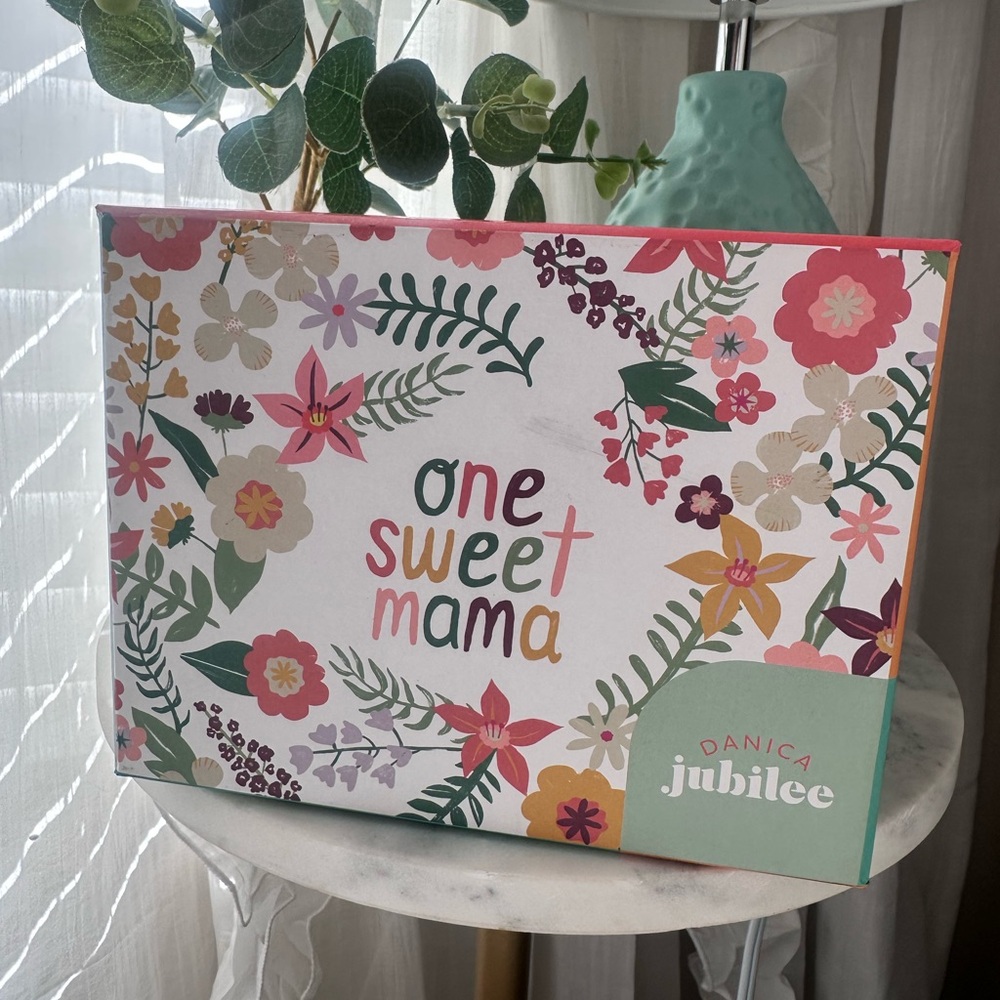Floral Mug with Gift Box “one sweet mama” - Picture 6 of 12